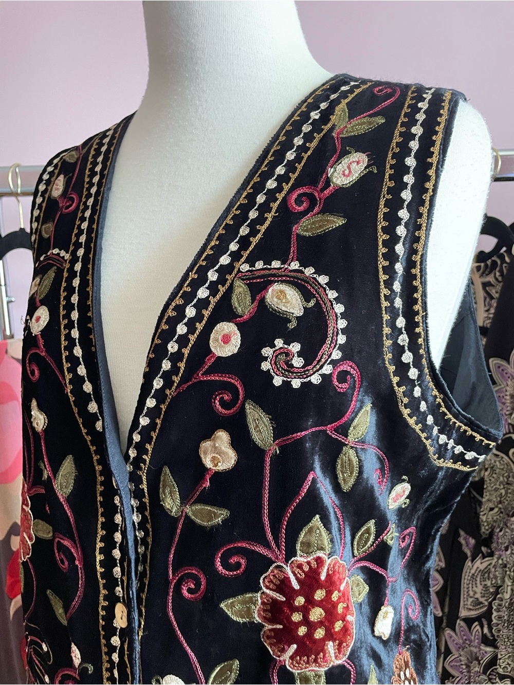 Vintage 90s René Derhy Black Velvet Floral Embroidered Boho Sleeveless Vest - Picture 4 of 10